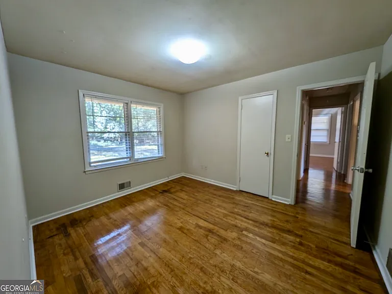 170 Forest Rd — Photo 2
