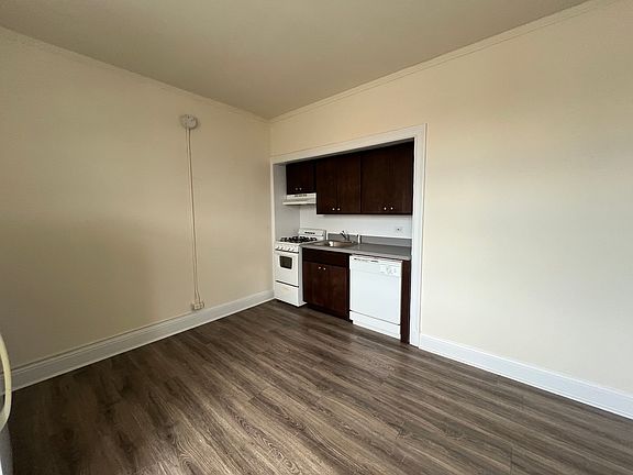 3rd image of 2780 N Milwaukee Ave #102