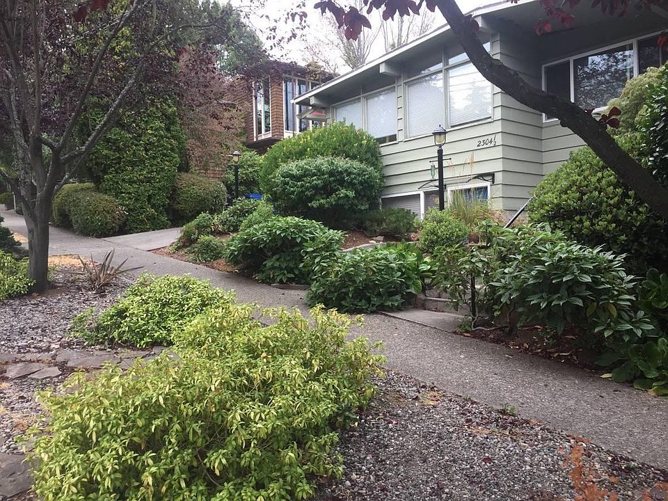 West Crockett St