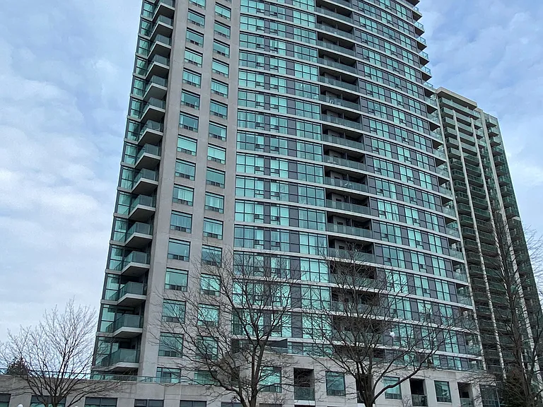 28 Harrison Garden Blvd #1007 — Photo 22