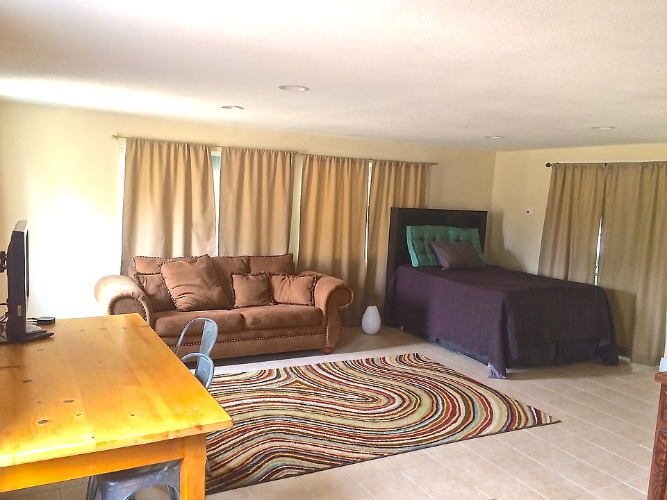 Living Bedroom Area