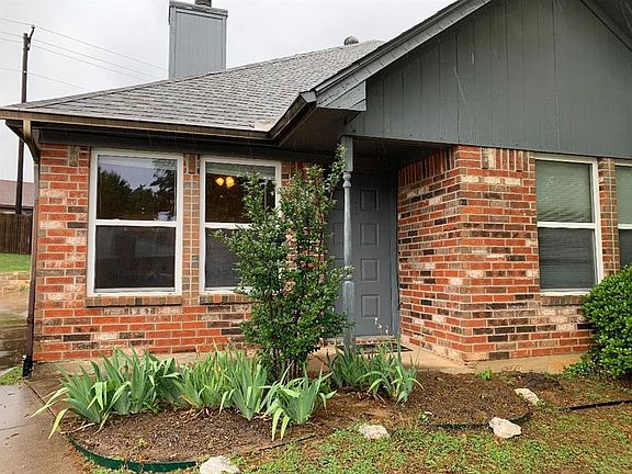 2nd image of 214 Brittany Dr