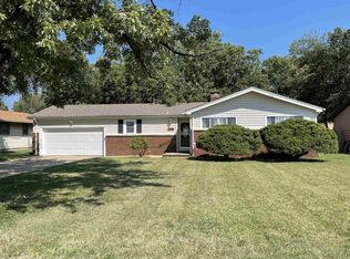 1018 N Country Acres Ave, Wichita, KS 67212