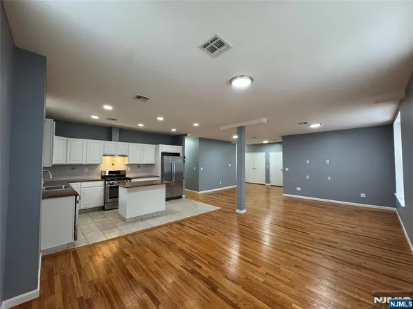 610 Devon St, Kearny, NJ 07032