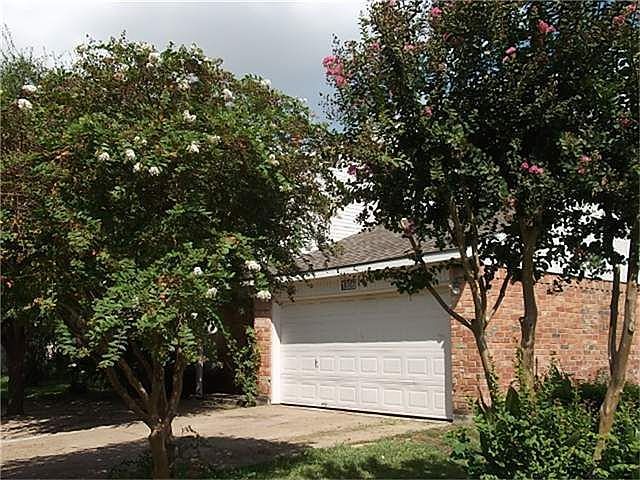 2nd image of 1806 Lacewing Ln
