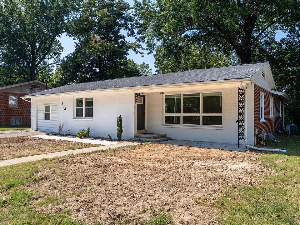 1st image of 208 S Pine Ln