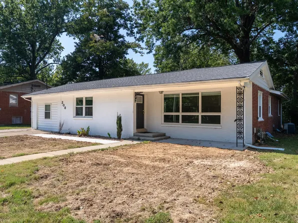 208 S Pine Ln, Carbondale, IL 62901