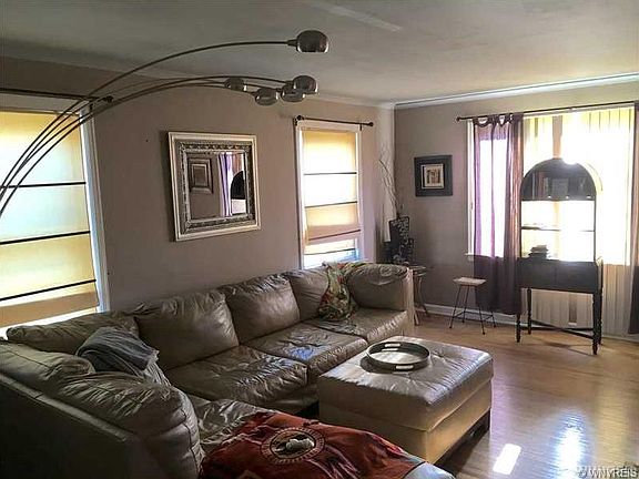 2nd image of 538 Roycroft Blvd
