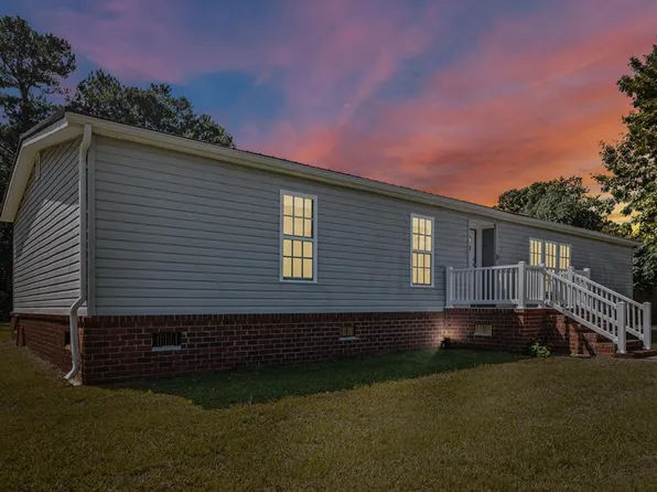 513 Pauline Dr, Bonneau, SC 29431