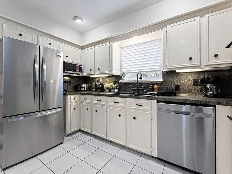 9123 Kerr Dr — Photo 8