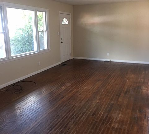 5th image of 2219 Oakwood Ave NW