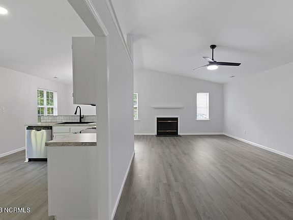 4th image of 251 S Creek Drive