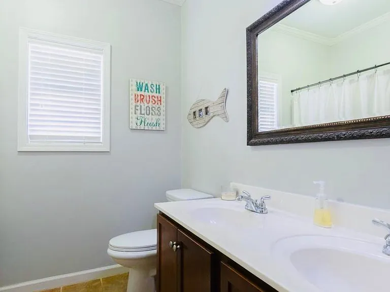 1231 Brighton Ln — Photo 17
