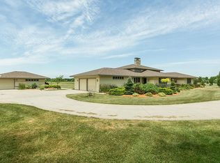 27755 Meadowview Ln, Adel, IA 50003