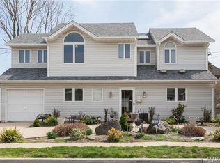 116 Hampton Way, Merrick, NY 11566