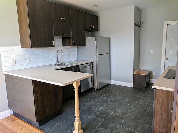 Kitchen with Eat-In Counter