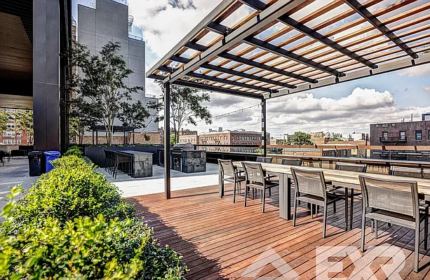 Rented by EXR | media 42