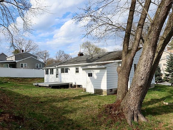 5th image of 31 Mohawk Rd