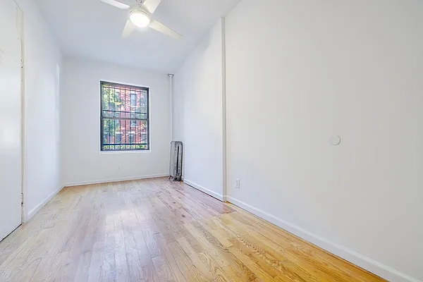 Rented by MNS | media 6