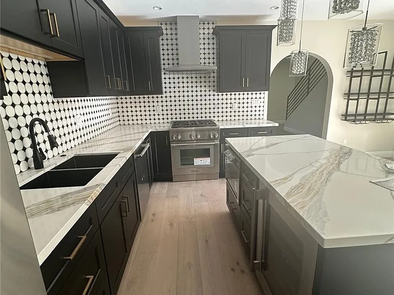 4947 Angeles Vis — Photo 10