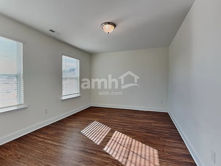 2141 Laurel Village Cir — Photo 19