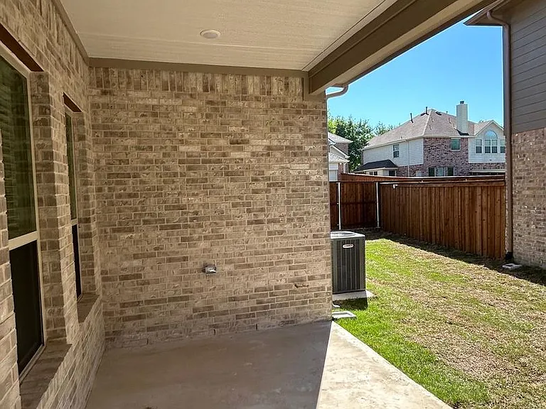 9008 Guadalupe St — Photo 18