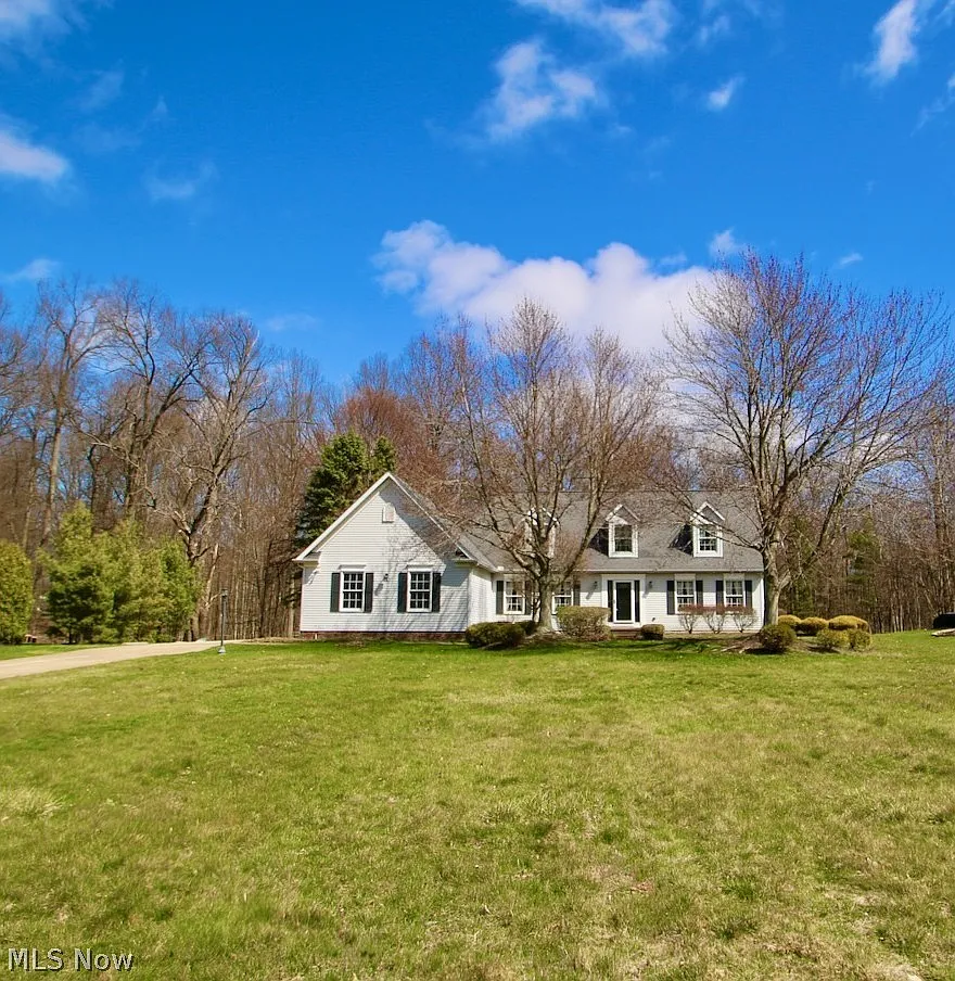 2903 Lamplight Ln photo 1