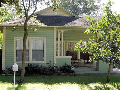 1st image of 1401 E Louisiana Ave