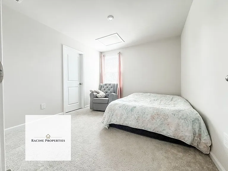 624 Batchomble Ln — Photo 11