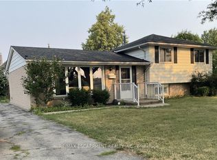 4 Purnell Dr, Hamilton, ON L9C4X9