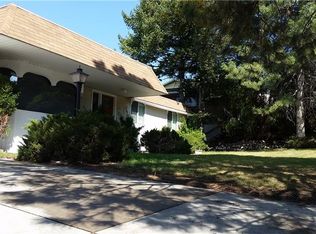 2555 E Cinnabar Ln, Salt Lake City, UT 84121