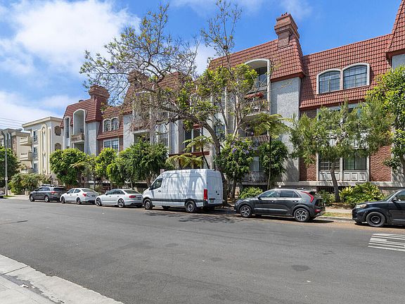 3rd image of 2031 S Bentley Ave APT 304