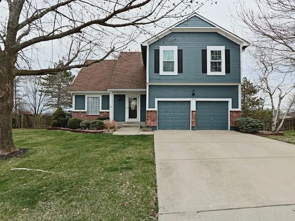 14020 S Constance Cir, Olathe, KS 66062