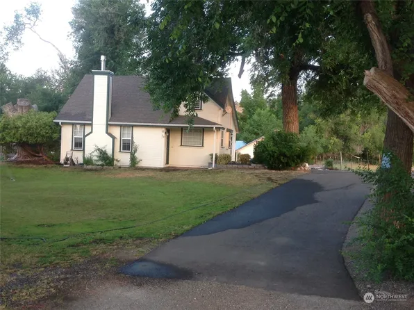 50 Breshears Road, Omak, WA 98841