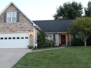 269 Farm Valley Rd, Fletcher, NC 28732