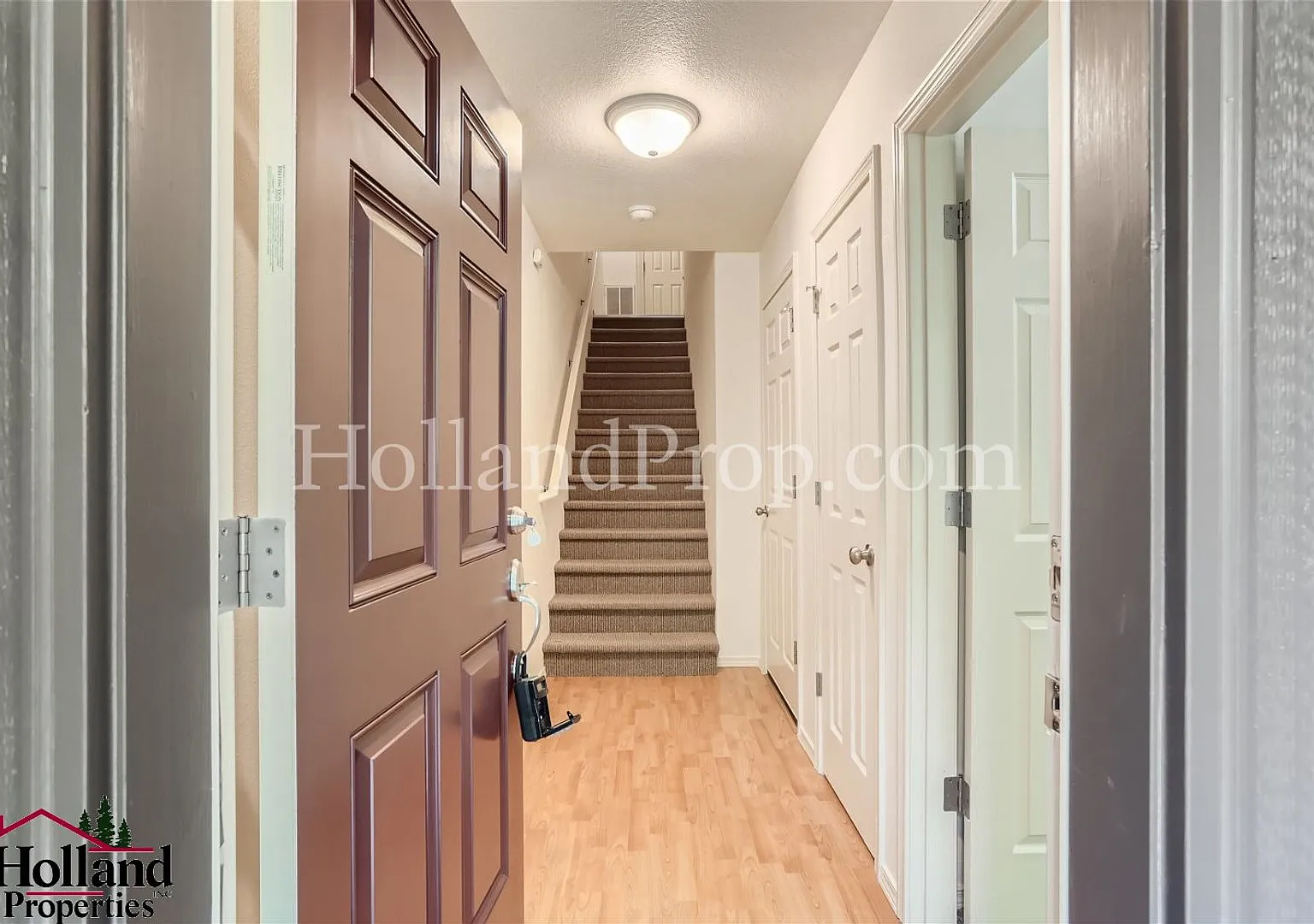 Modern 2-Bedroom Townhome with Garage & Private Deck — Photo 2
