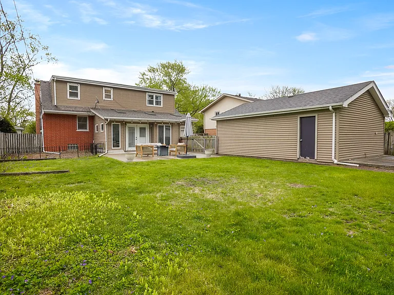 8814 Northcote Ave — Photo 32