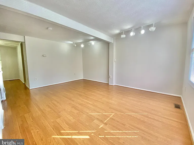 6212 Hillside Rd — Photo 2