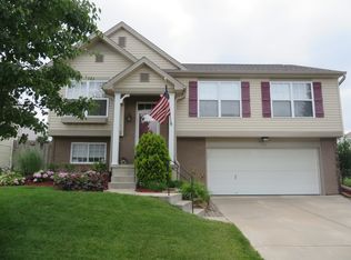 7904 S 157th St, Omaha, NE 68136