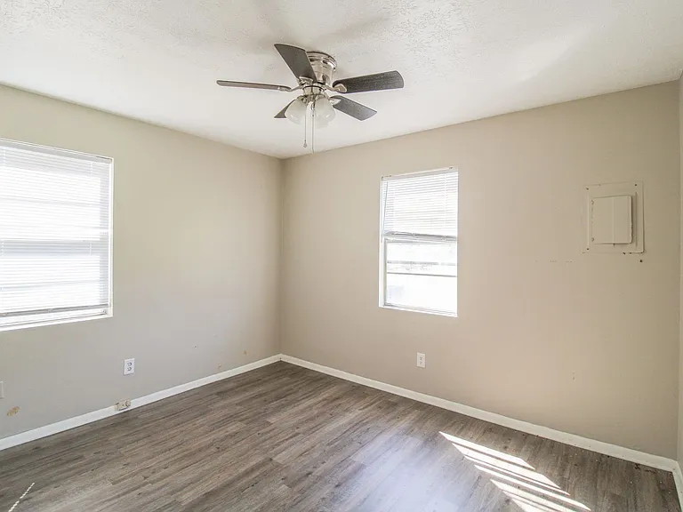 20609 Elkton Rd — Photo 10