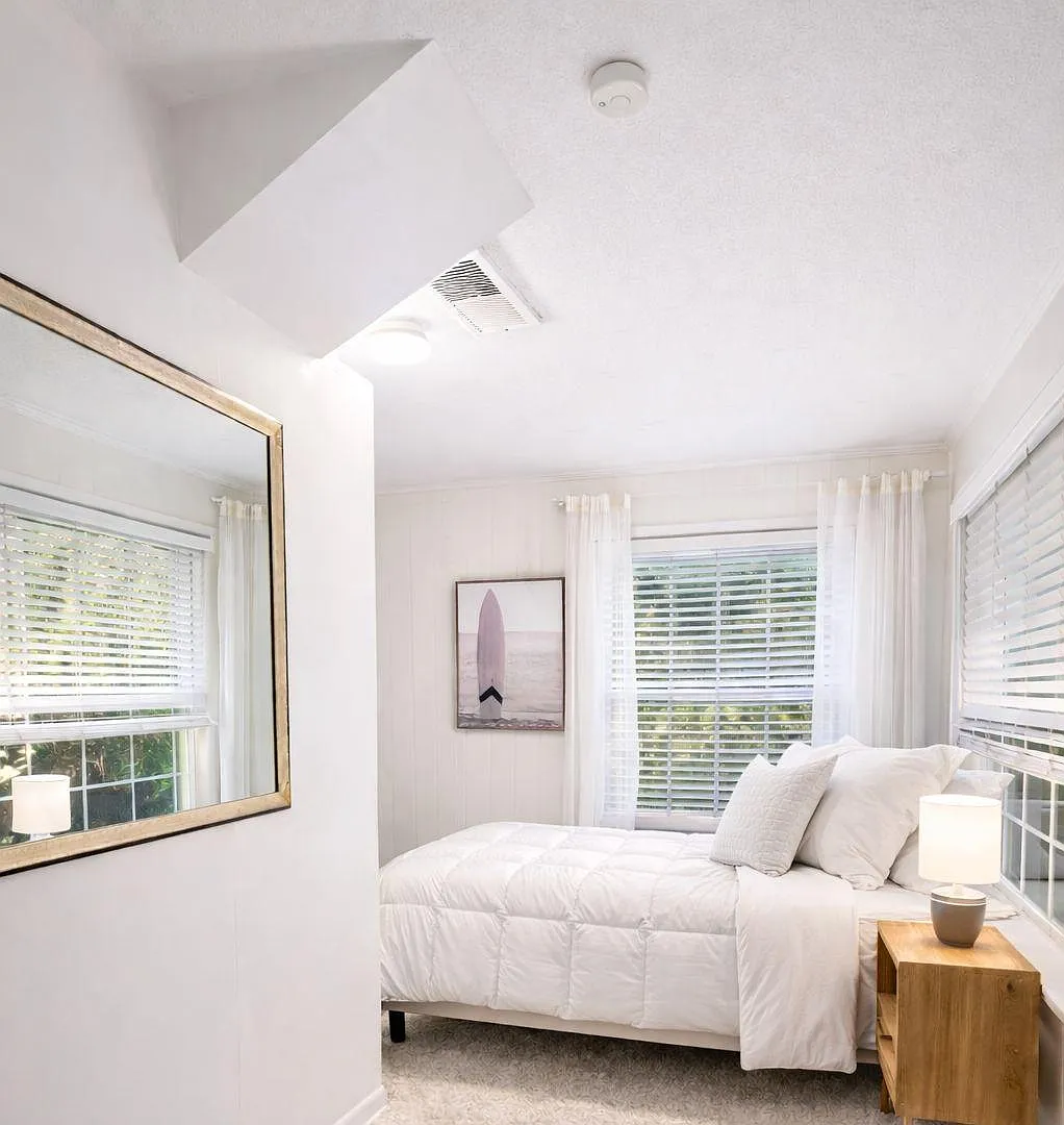 4 bed, 3.0 bath, 2300 sqft, $940 — Photo 1
