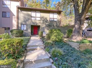 11746 Indian Ridge Rd, Reston, VA 20191