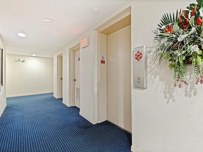 6145 Sun Blvd #304 — Photo 4