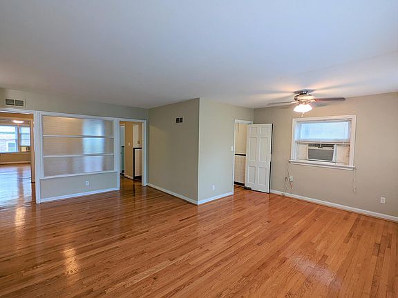 4th image of 7525 Parkdale Ave APT 2E