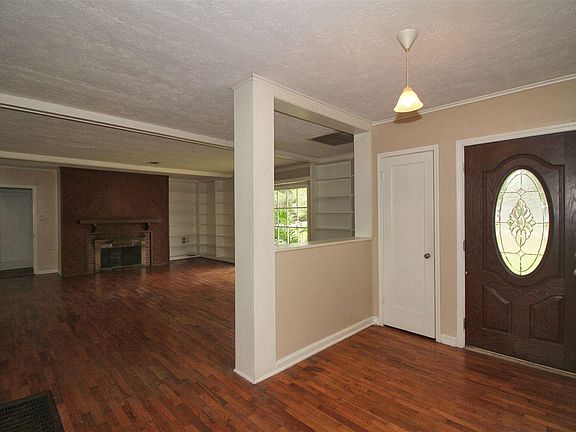 5th image of 1595 East Dr