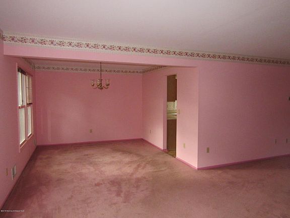 2nd image of 115 Petty Pl
