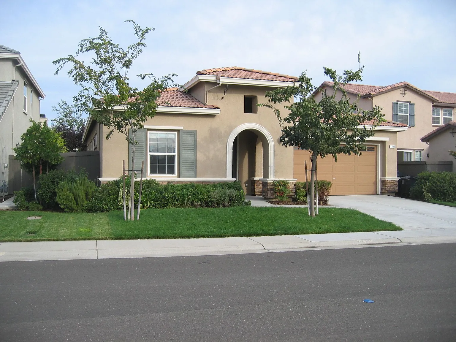 4233 Thalia Way photo 1