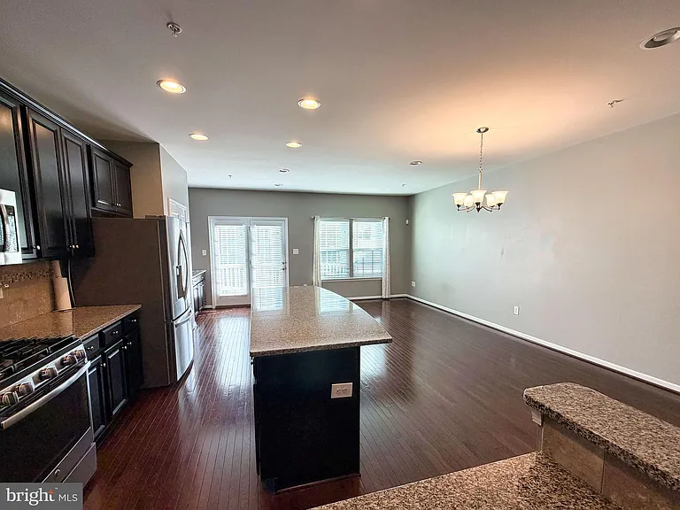 228 Compass Dr — Photo 10