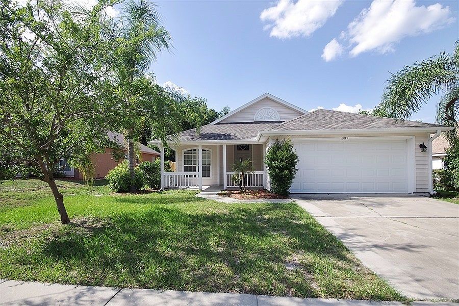 1st image of 1049 Royal Oaks Dr