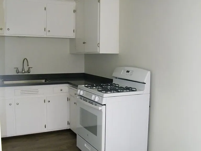 2bed/2bath Available Now — Photo 5